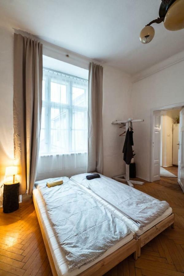 A Szoba Apartman Pecs Ngoại thất bức ảnh